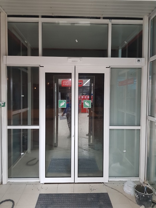 Автоматическая раздвижная дверь с функцией «Антипаника»Gilgen (Швейцария). Апрель 2019 год.